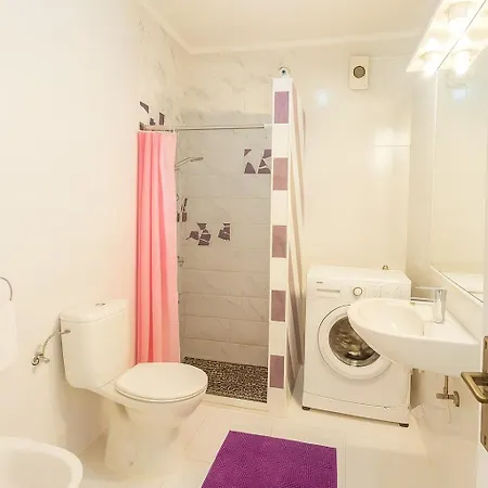 Rosa Tea Ocean Pool Apartment *