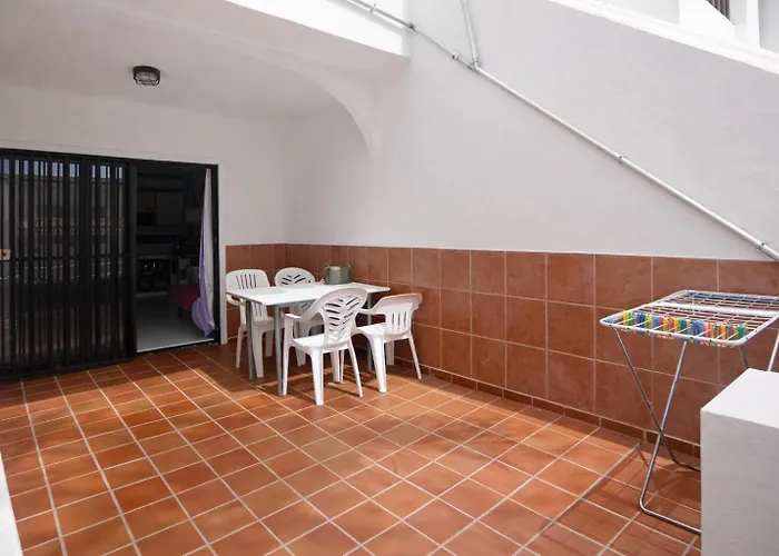 Апартаменты Sunny Pool Apartment Costa Del Silencio *