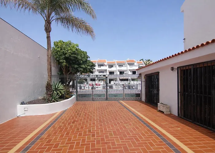 Sunny Pool Apartment Costa Del Silencio شقة *