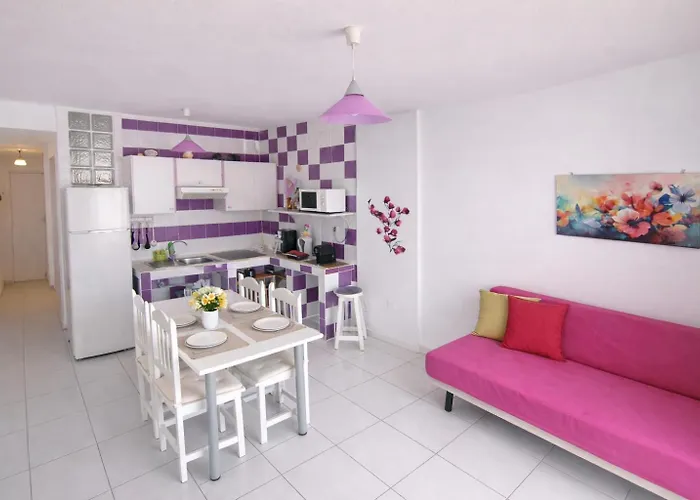 Sunny Pool Apartment Costa Del Silencio شقة *